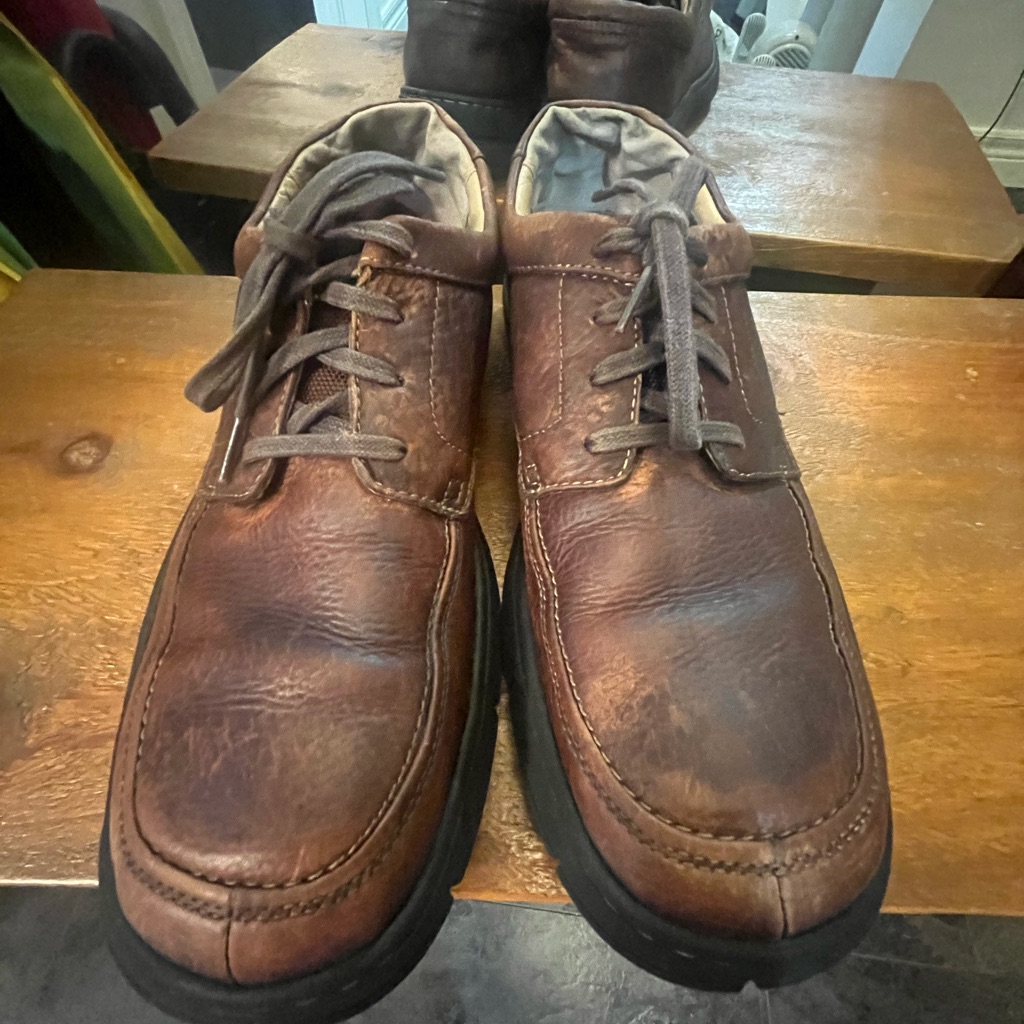Clarks Distressed Leather Lace Up Shoes 11